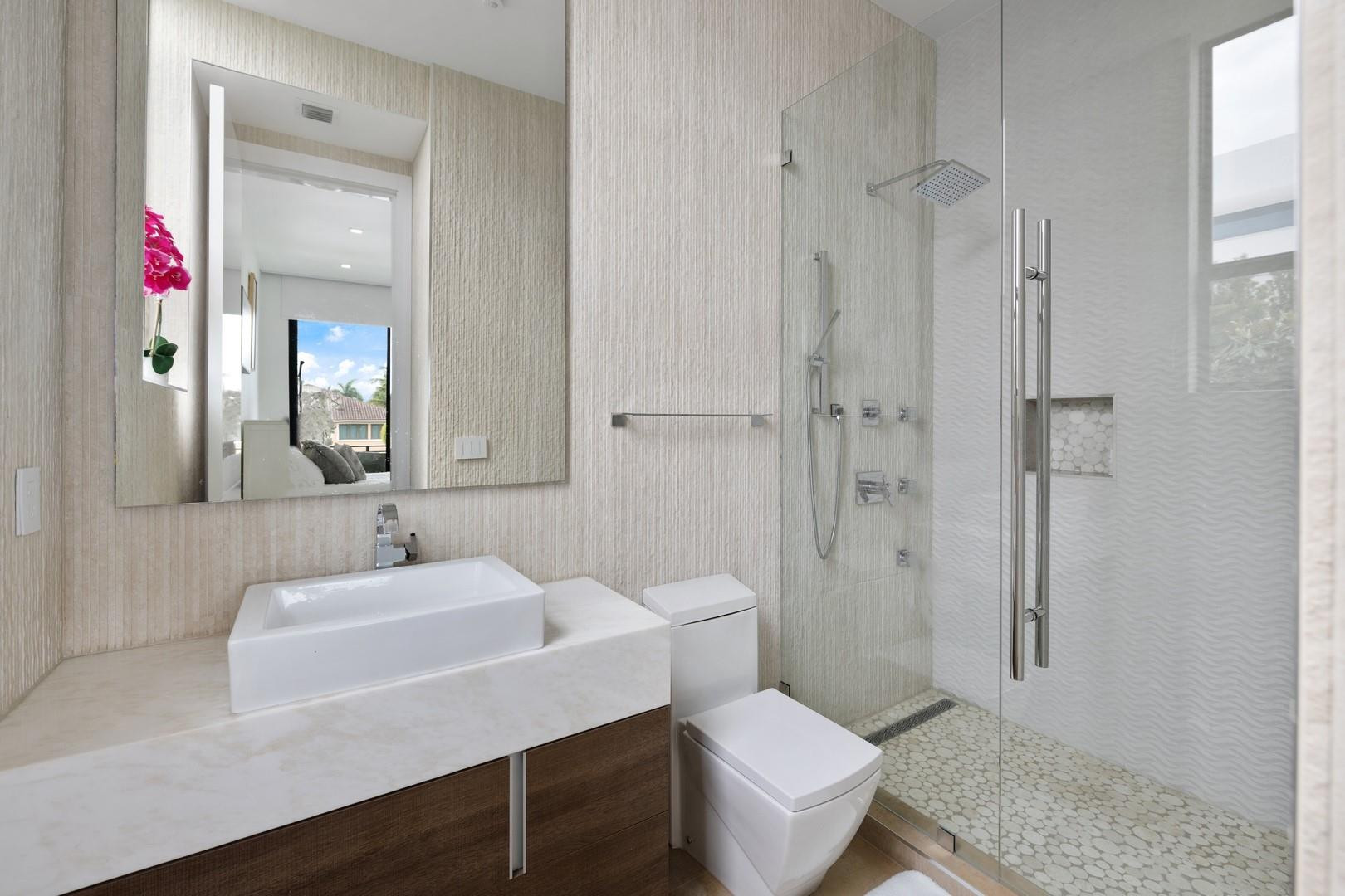 2437 Delmar, Fort Lauderdale FL 33301