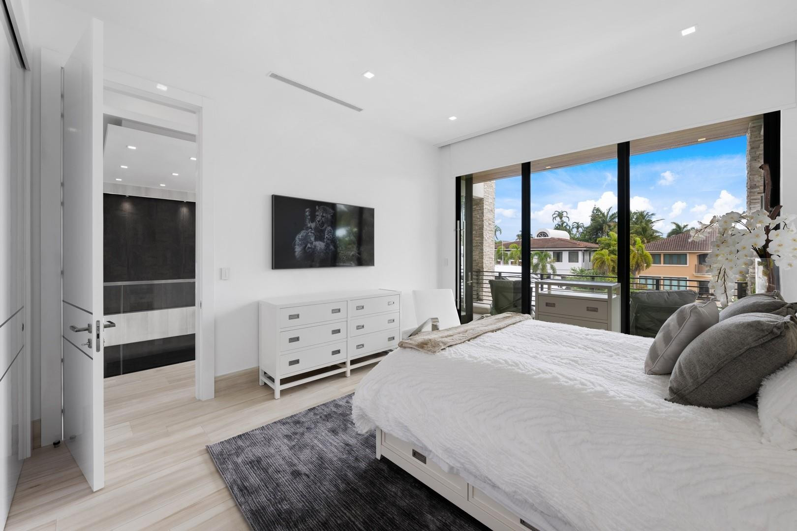 2437 Delmar, Fort Lauderdale FL 33301