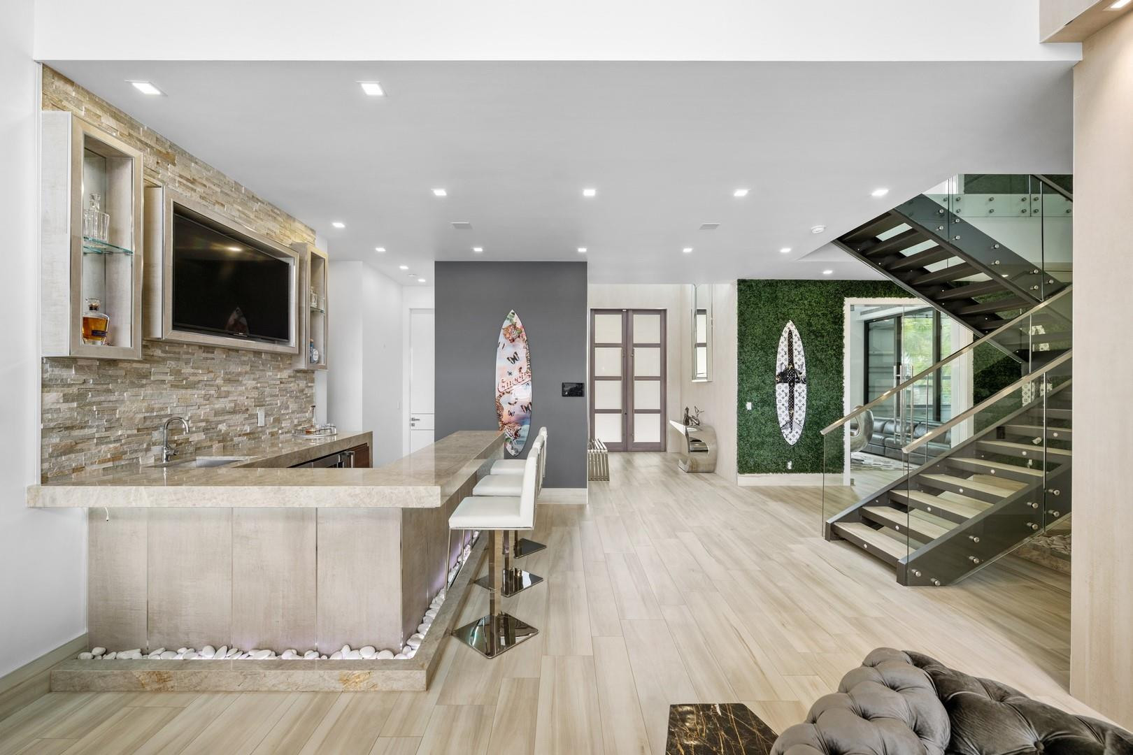 2437 Delmar, Fort Lauderdale FL 33301