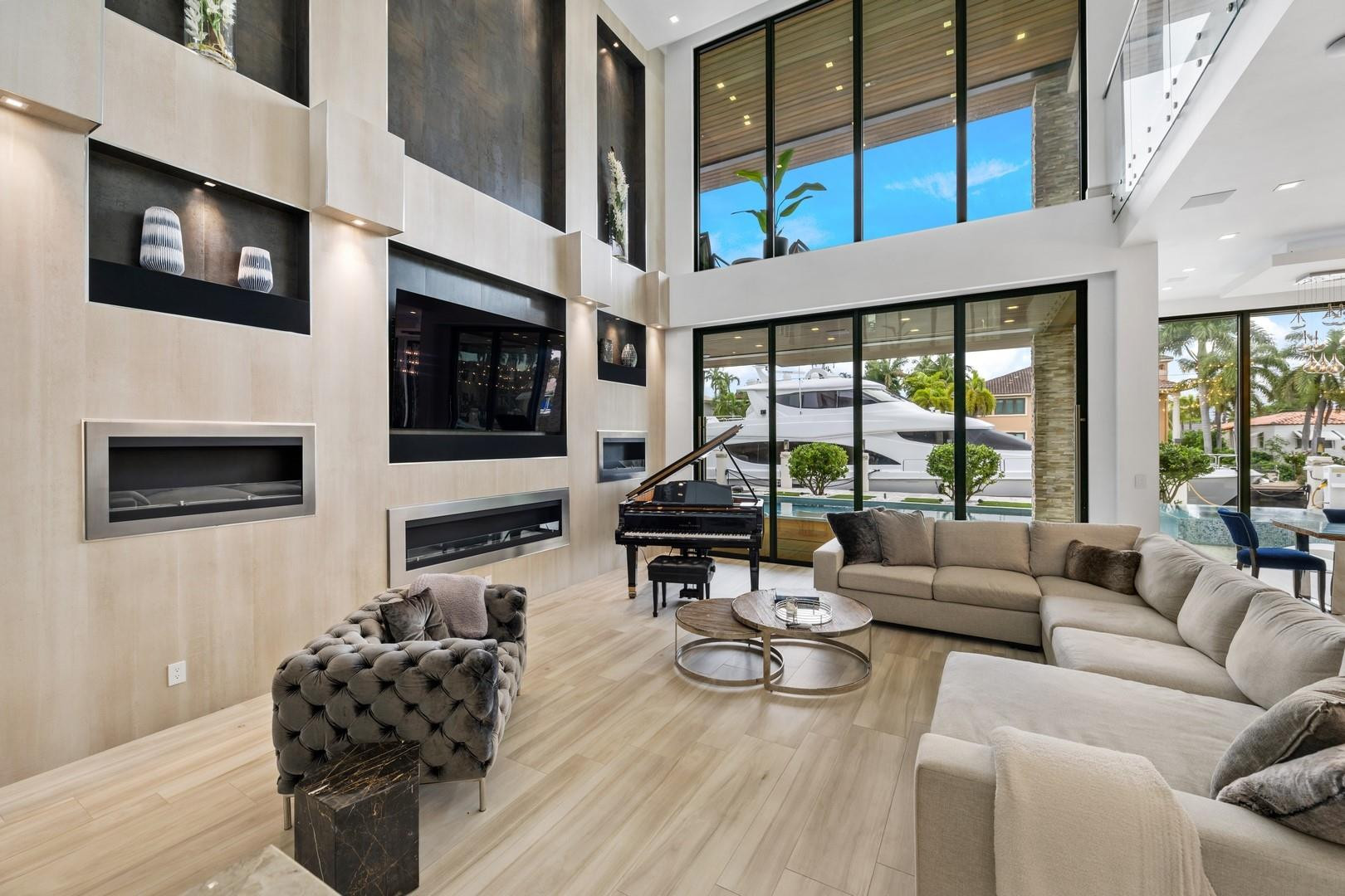 2437 Delmar, Fort Lauderdale FL 33301