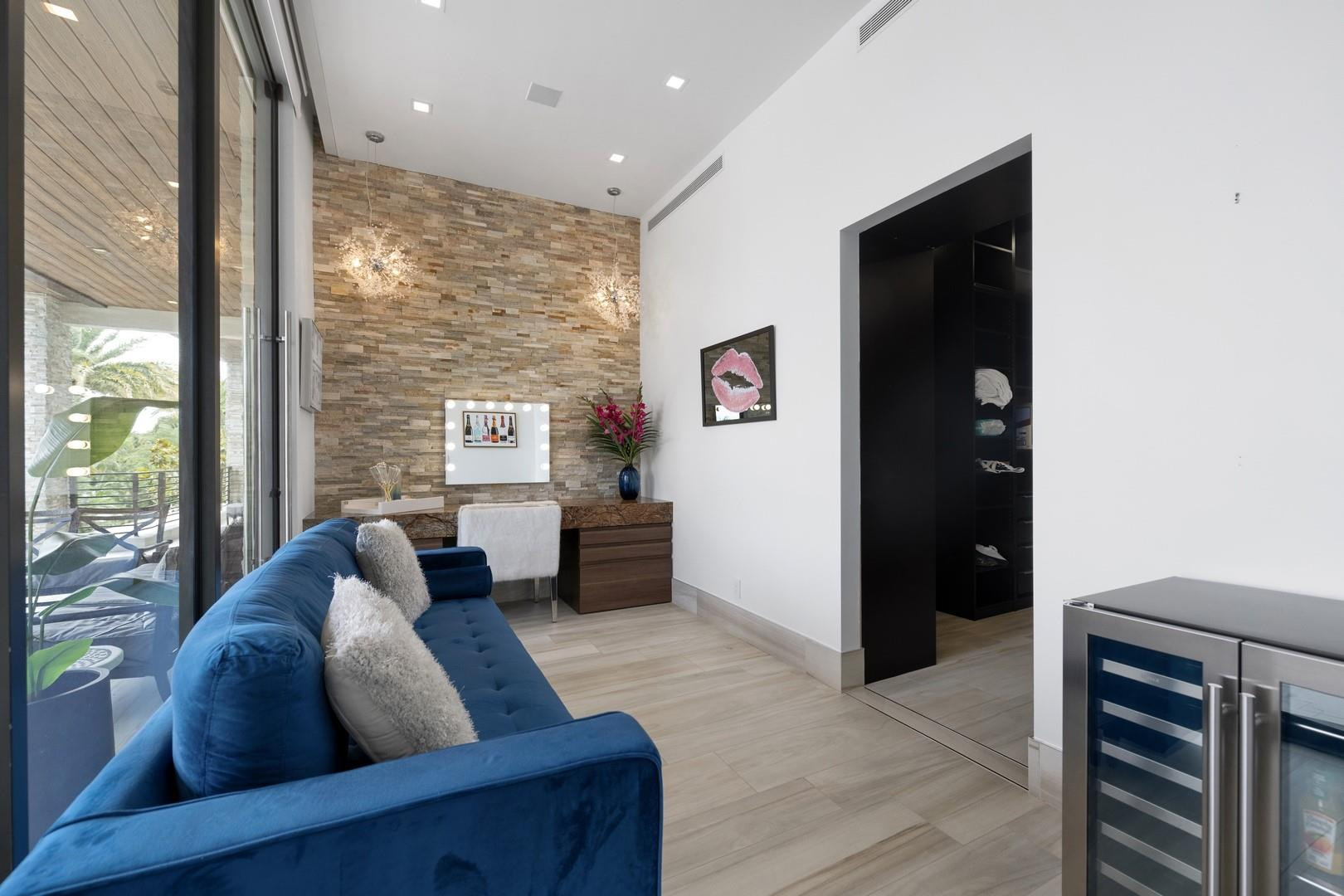 2437 Delmar, Fort Lauderdale FL 33301