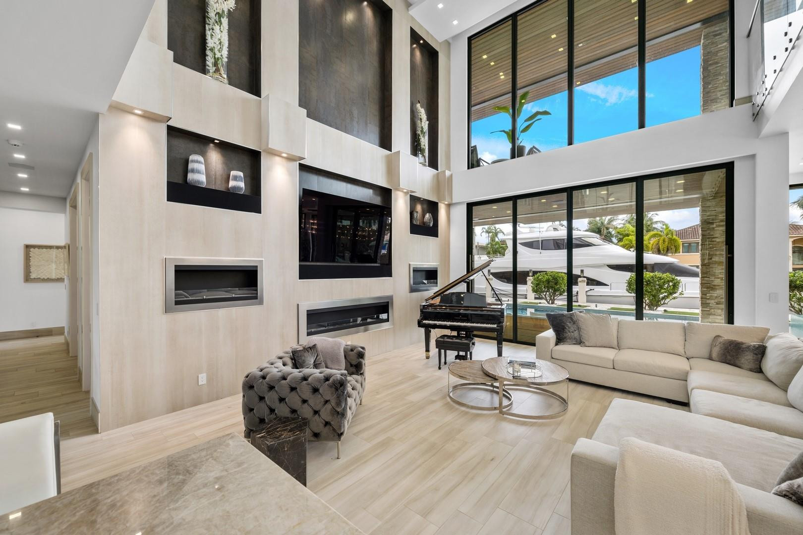 2437 Delmar, Fort Lauderdale FL 33301