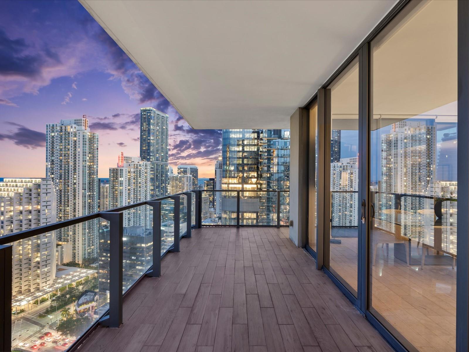68 SE 6th St #3201, Miami FL 33131