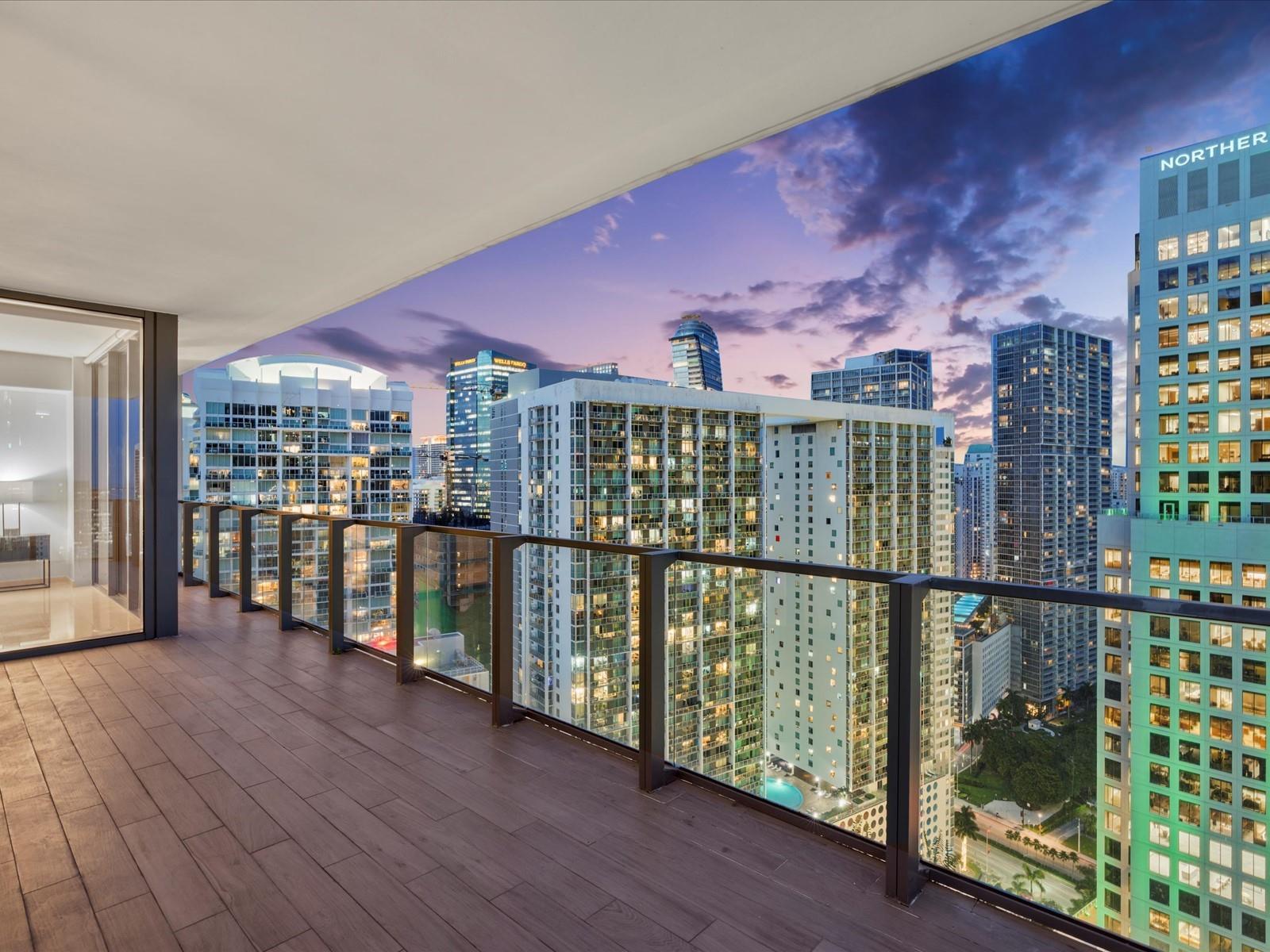 68 SE 6th St #3201, Miami FL 33131