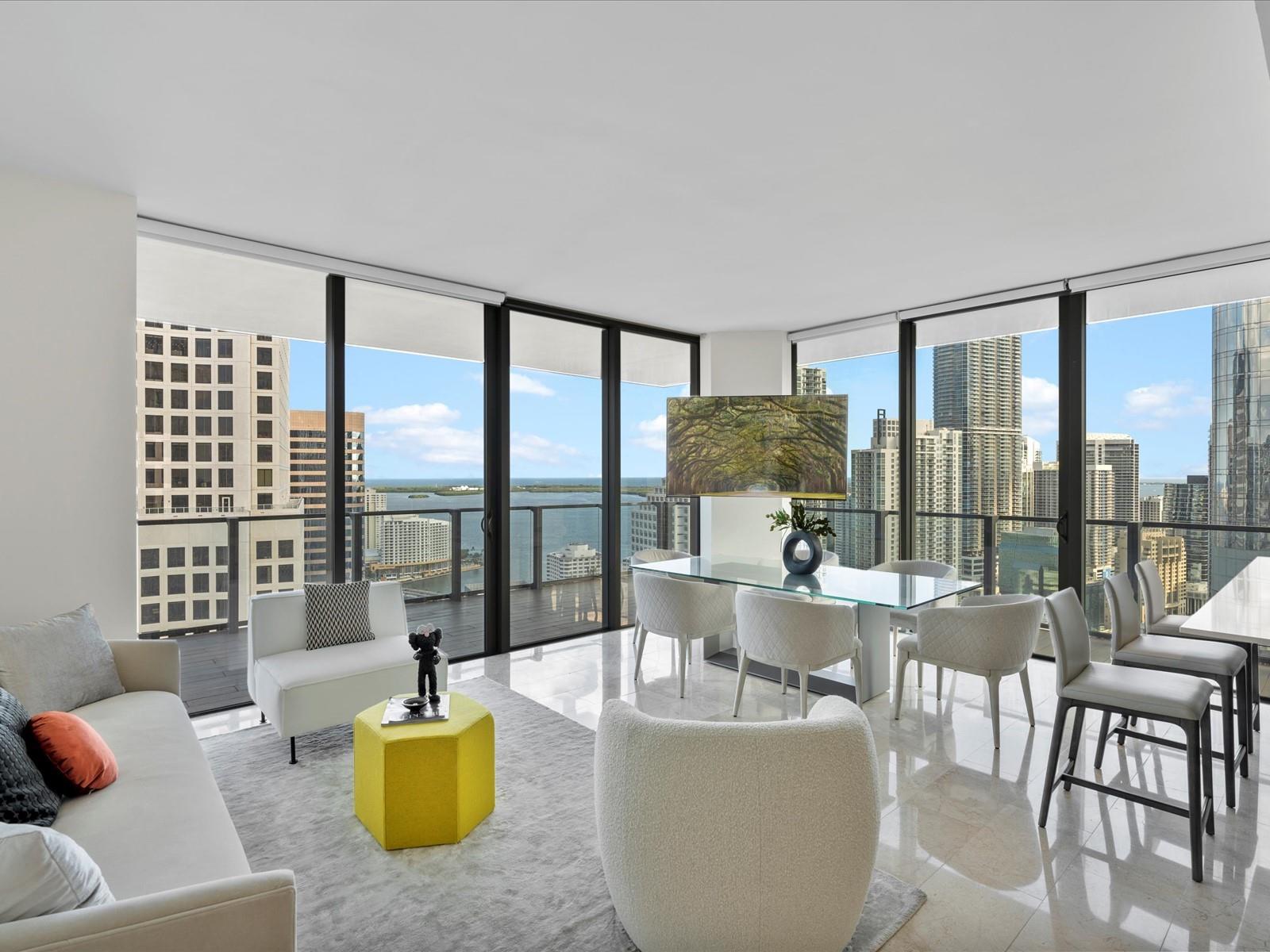 68 SE 6th St #3201, Miami FL 33131