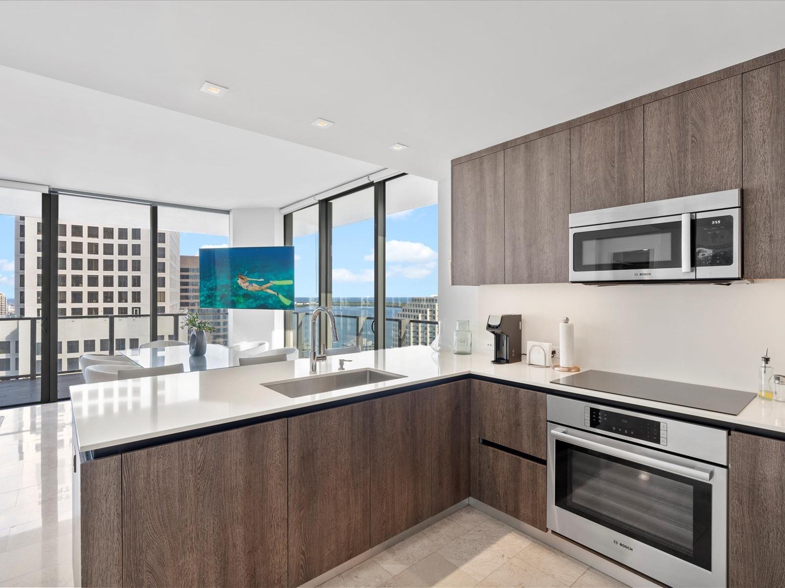 68 SE 6th St #3201, Miami FL 33131