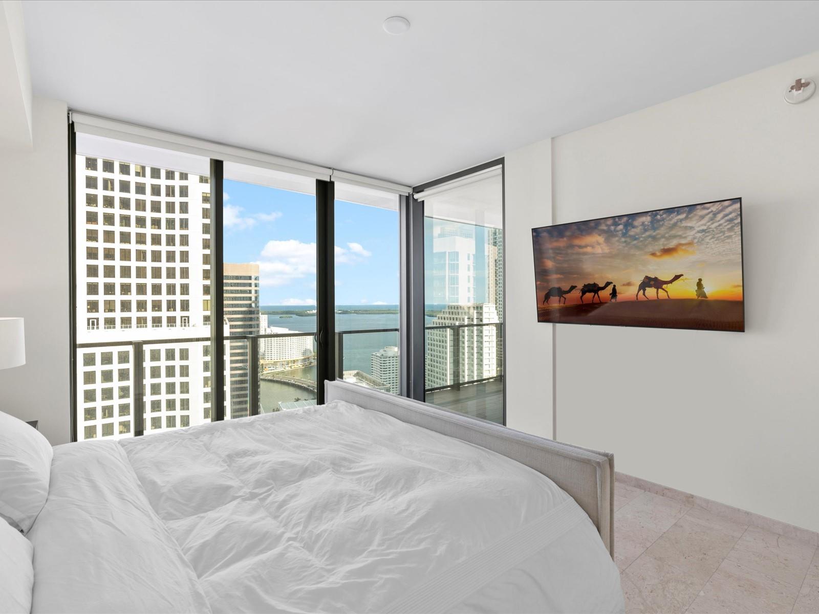 68 SE 6th St #3201, Miami FL 33131