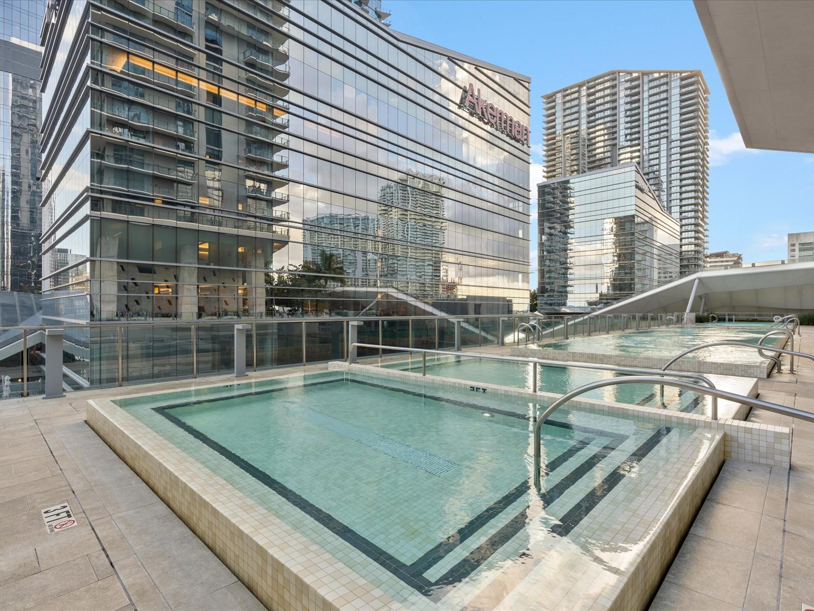 68 SE 6th St #3201, Miami FL 33131