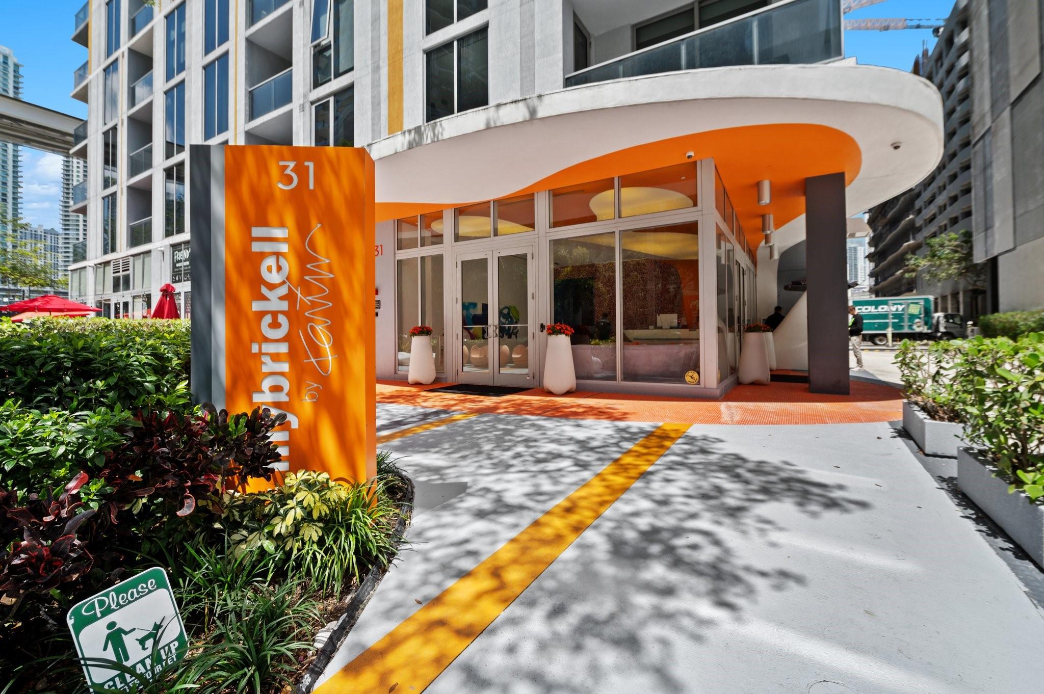 31 SE 6th St #2002, Miami FL 33131