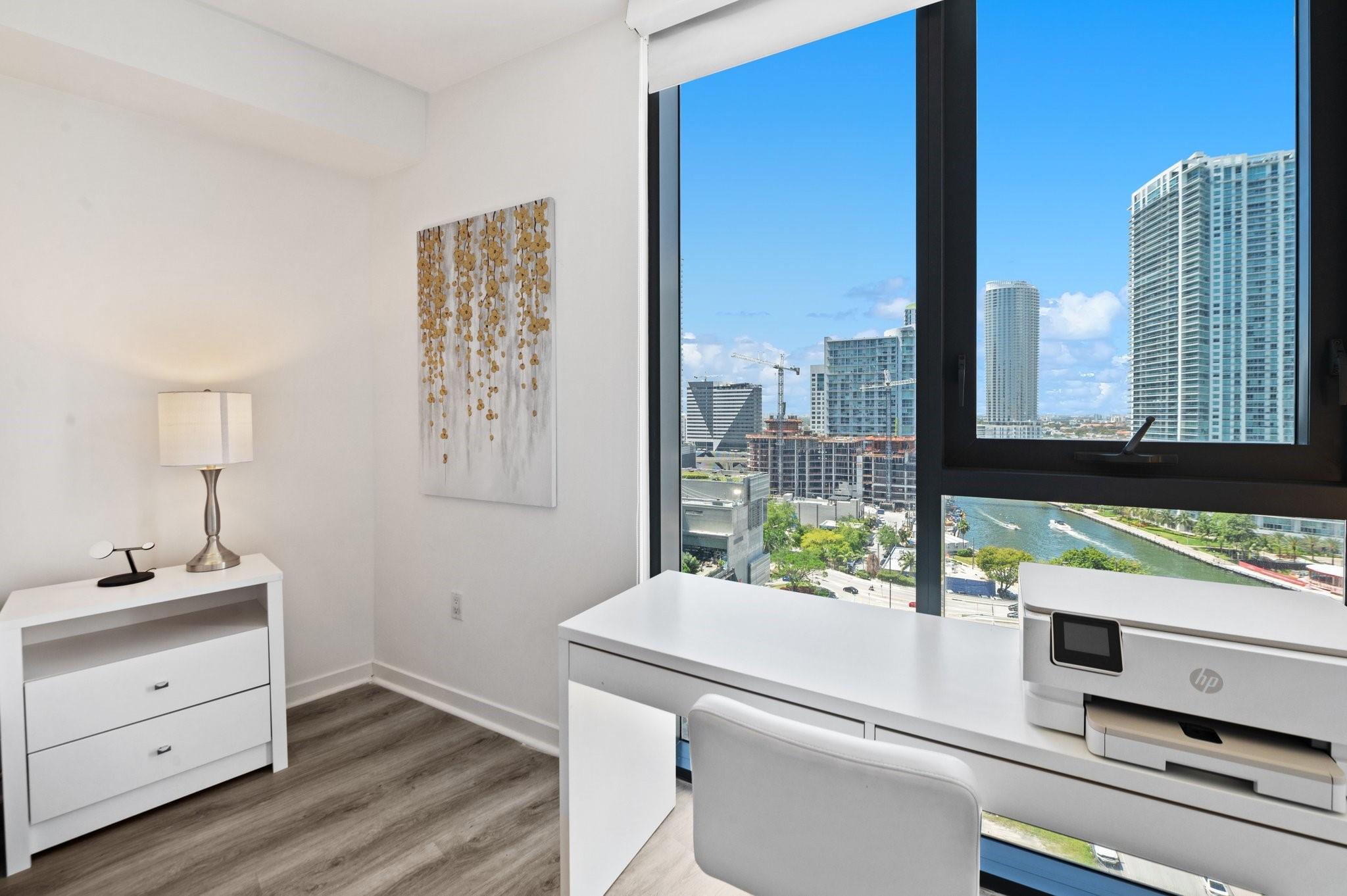 31 SE 6th St #2002, Miami FL 33131