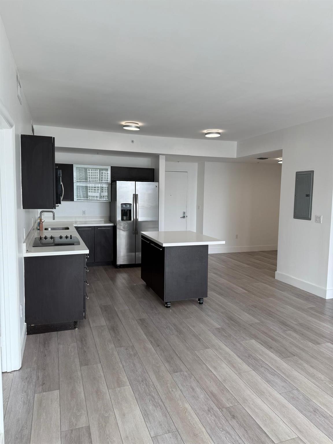 90 SW 3rd St #3912, Miami FL 33130