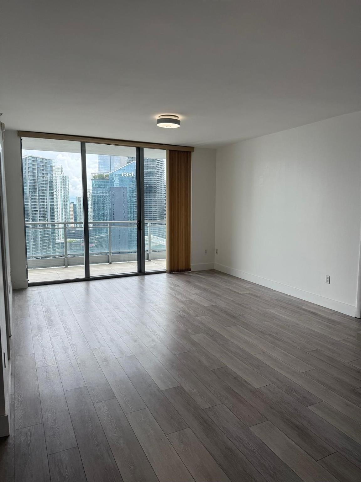 90 SW 3rd St #3912, Miami FL 33130