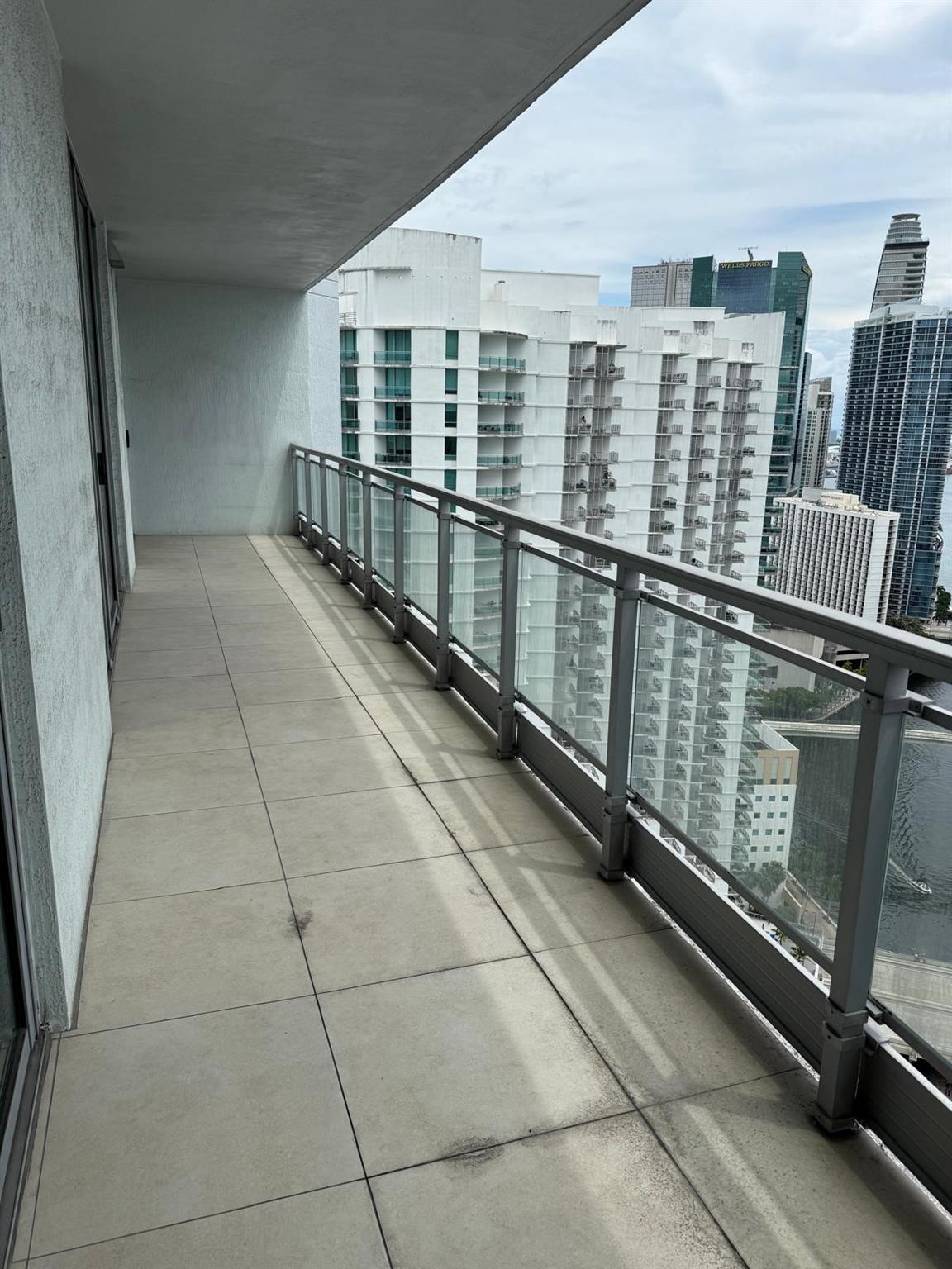 90 SW 3rd St #3912, Miami FL 33130