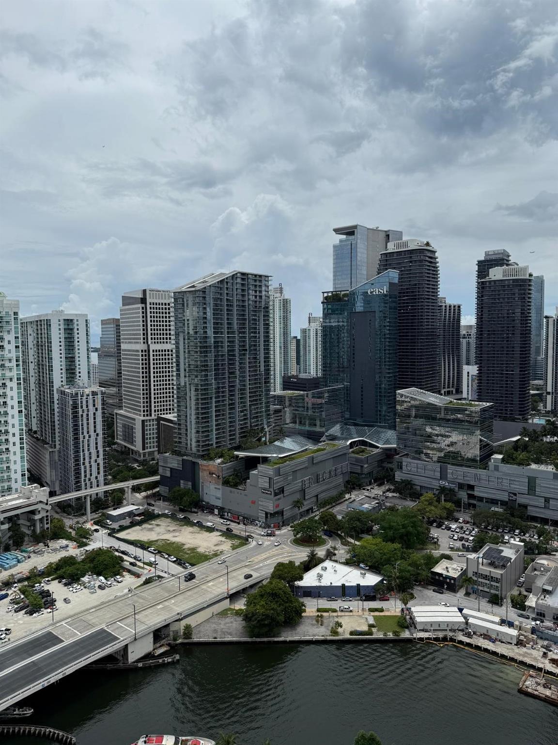 90 SW 3rd St #3912, Miami FL 33130