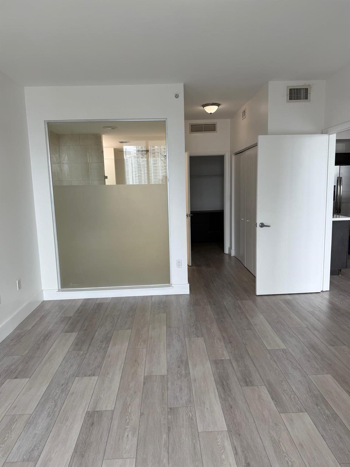 90 SW 3rd St #3912, Miami FL 33130