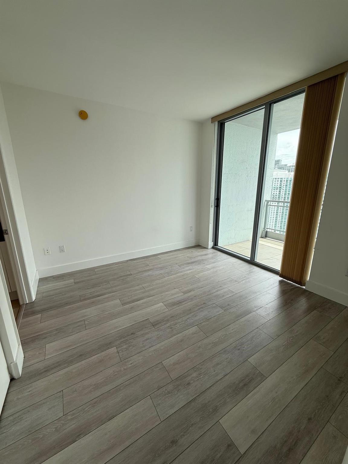 90 SW 3rd St #3912, Miami FL 33130