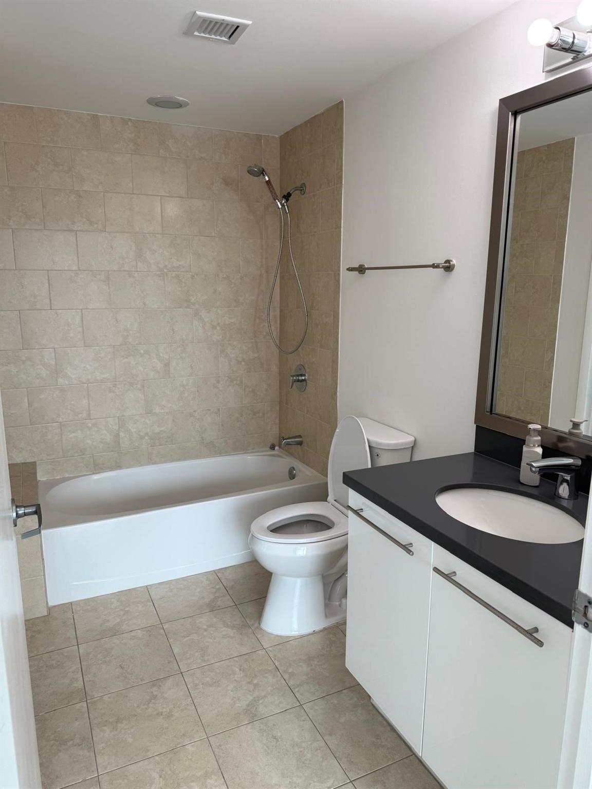 90 SW 3rd St #3912, Miami FL 33130