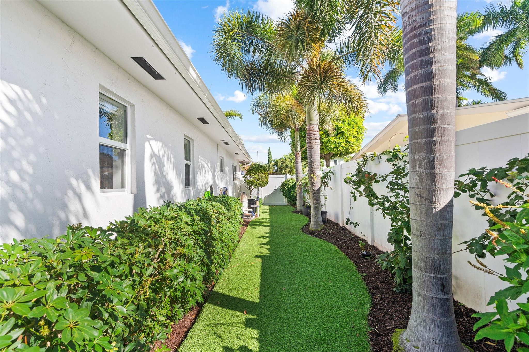 3250 Spanish River, Pompano Beach FL 33062