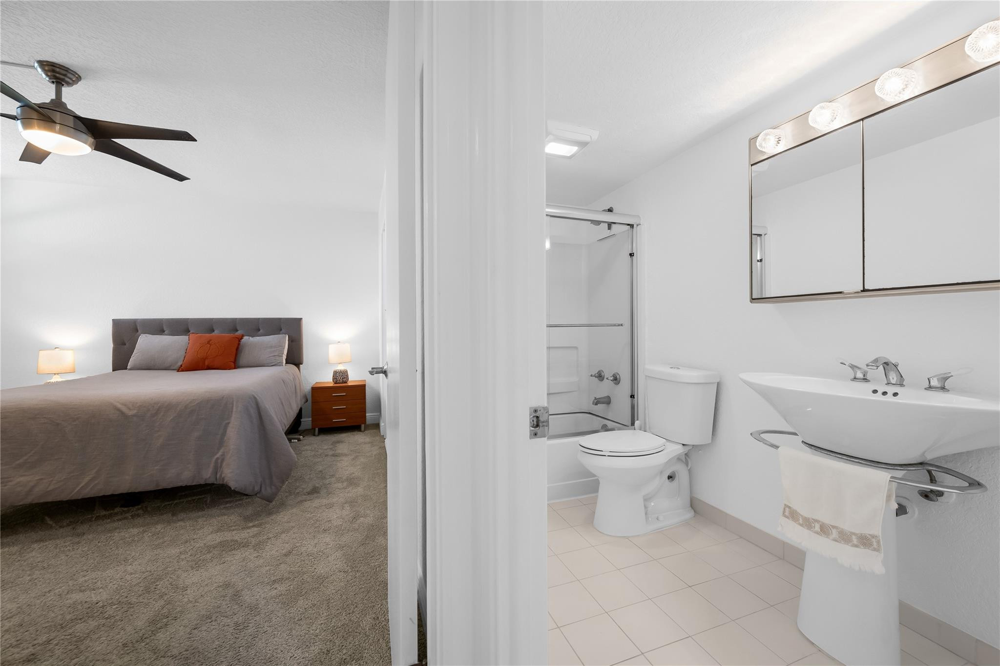 4800 Bayview #306, Fort Lauderdale FL 33308
