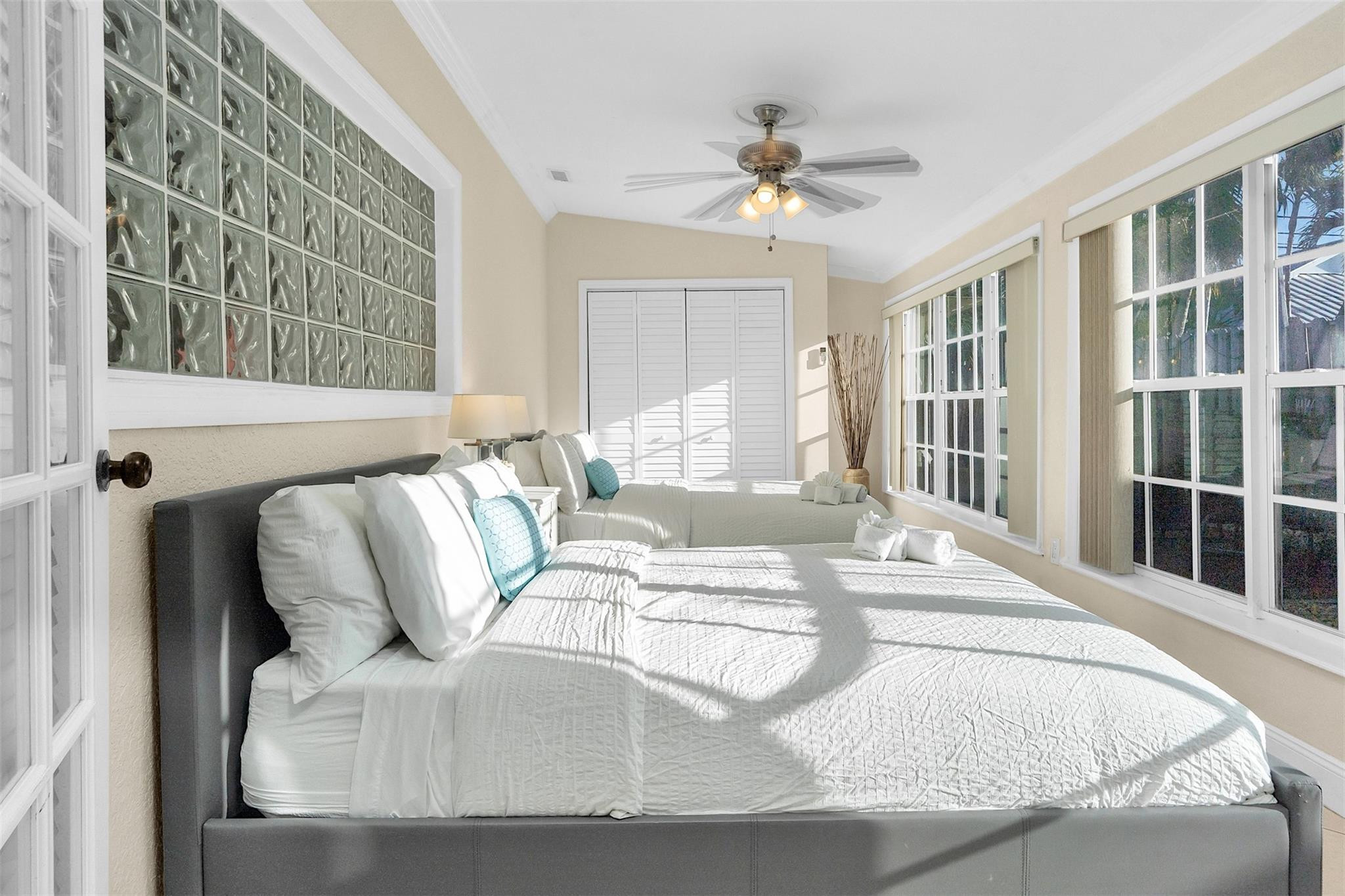 3221 Seaward, Lauderdale By The Sea FL 33062