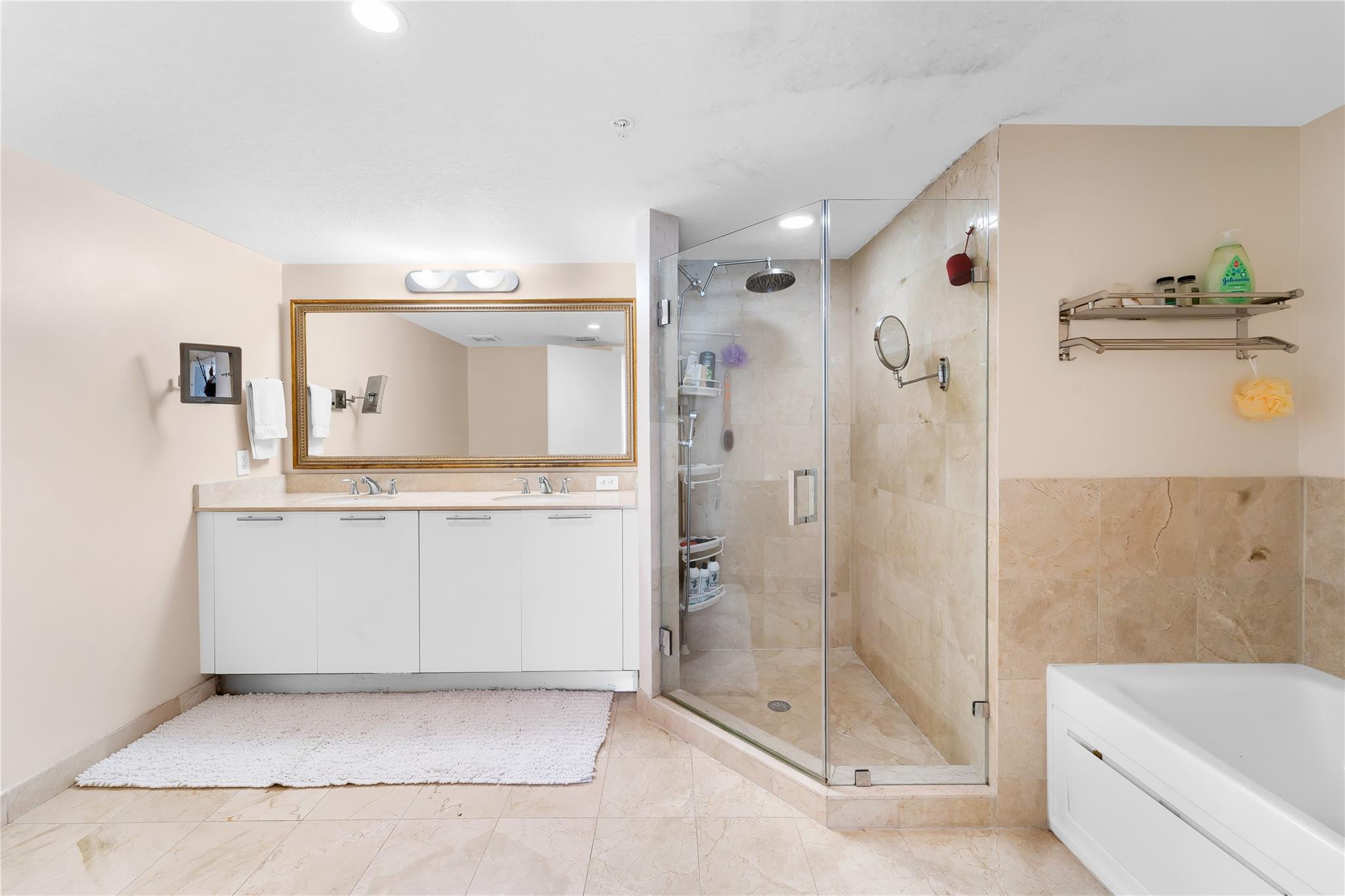 1800 N Bayshore #2914, Miami FL 33132