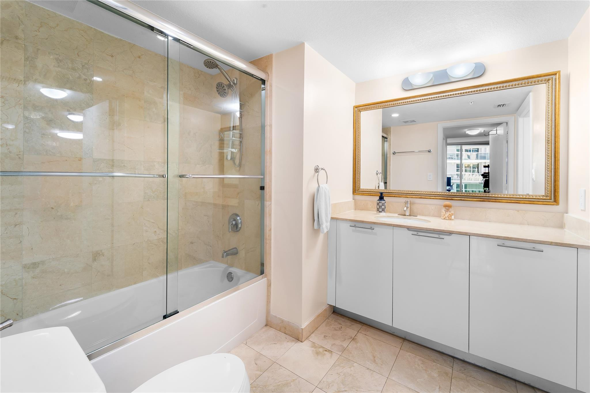 1800 N Bayshore #2914, Miami FL 33132