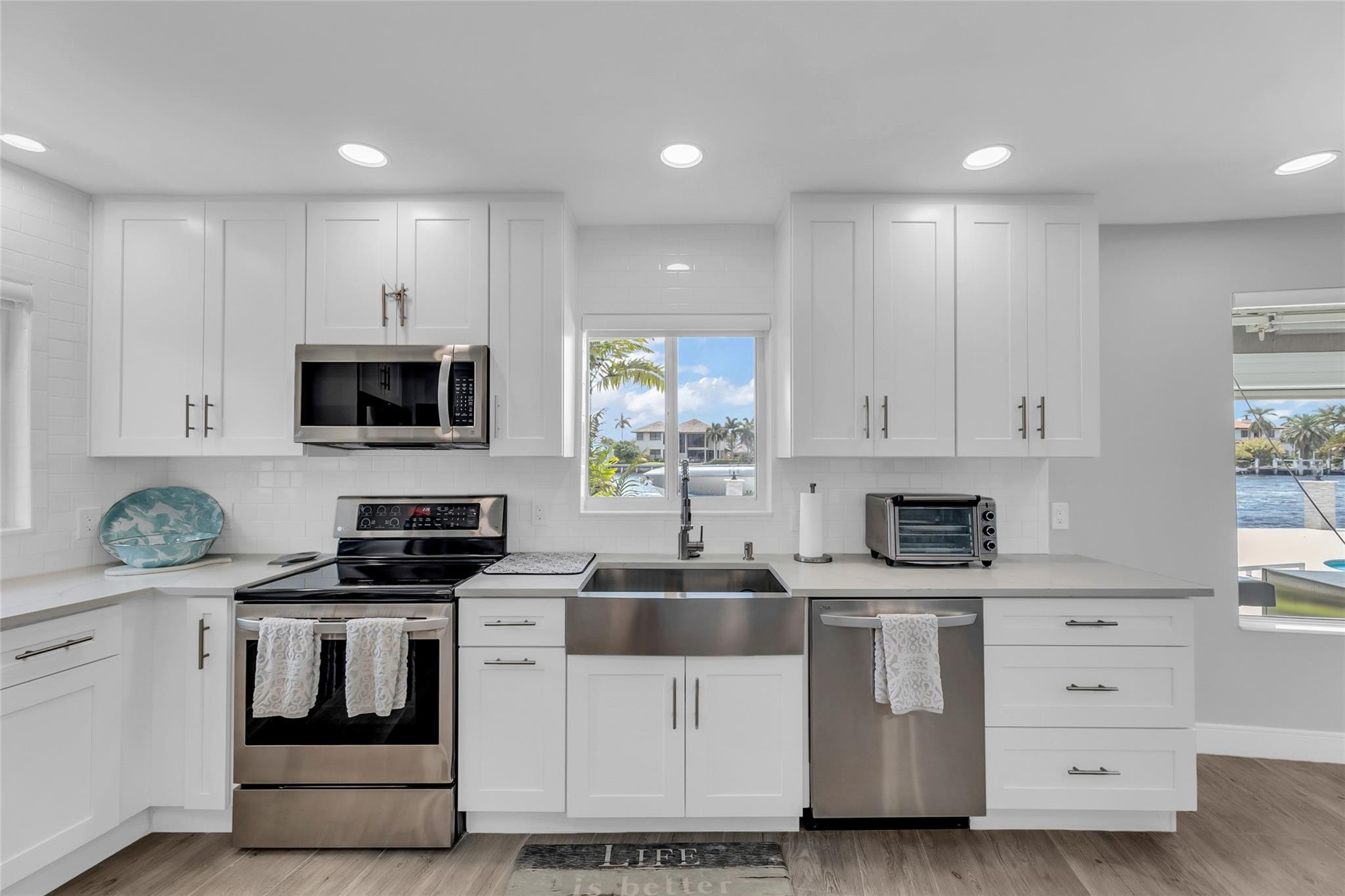 2005 N Riverside, Pompano Beach FL 33062