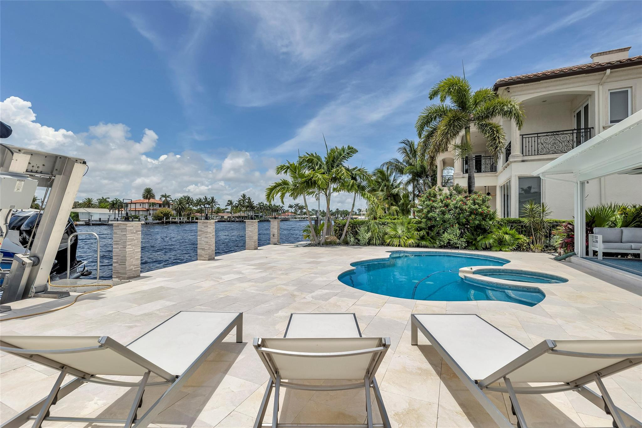 2005 N Riverside, Pompano Beach FL 33062