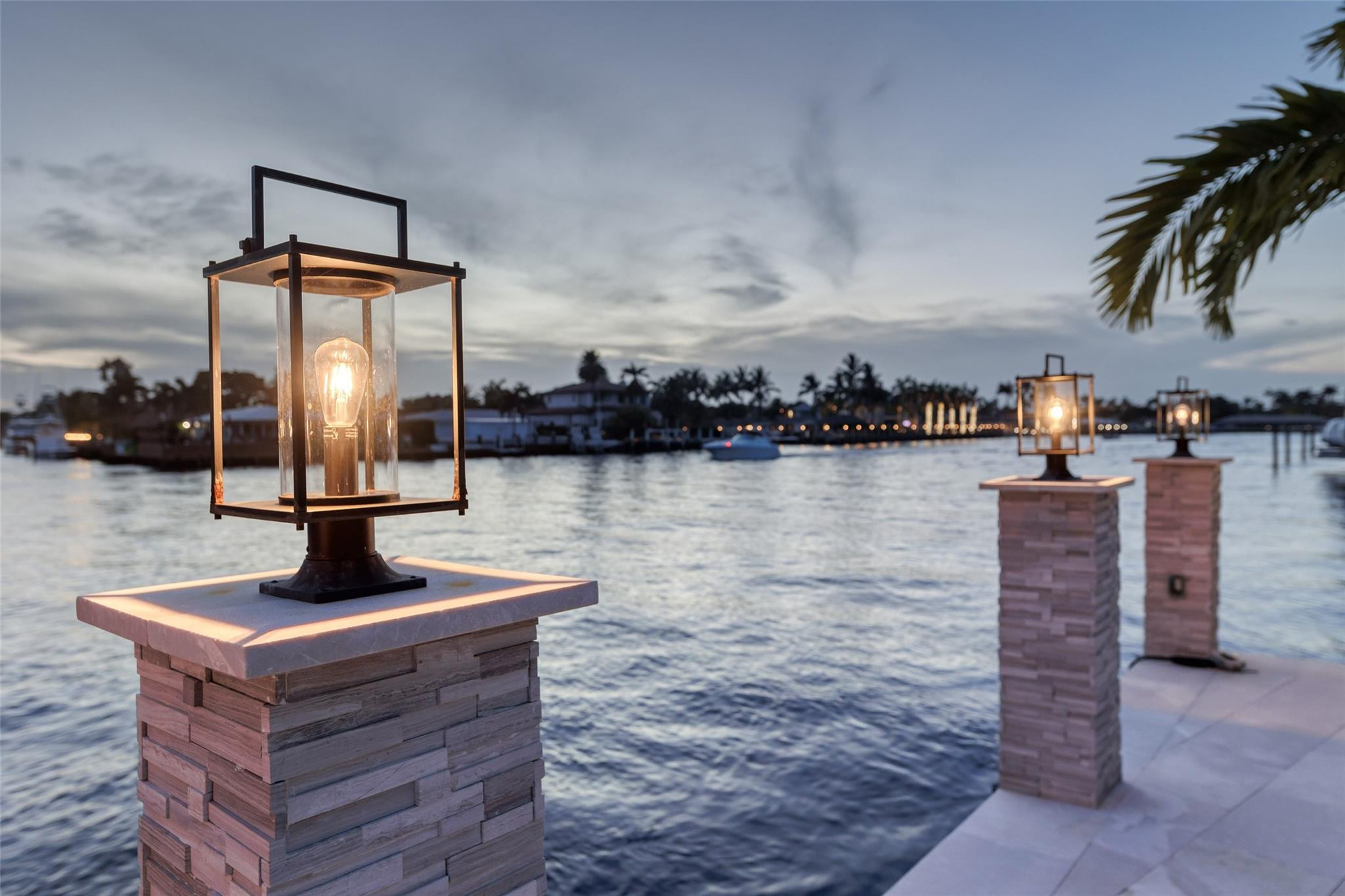 2005 N Riverside, Pompano Beach FL 33062