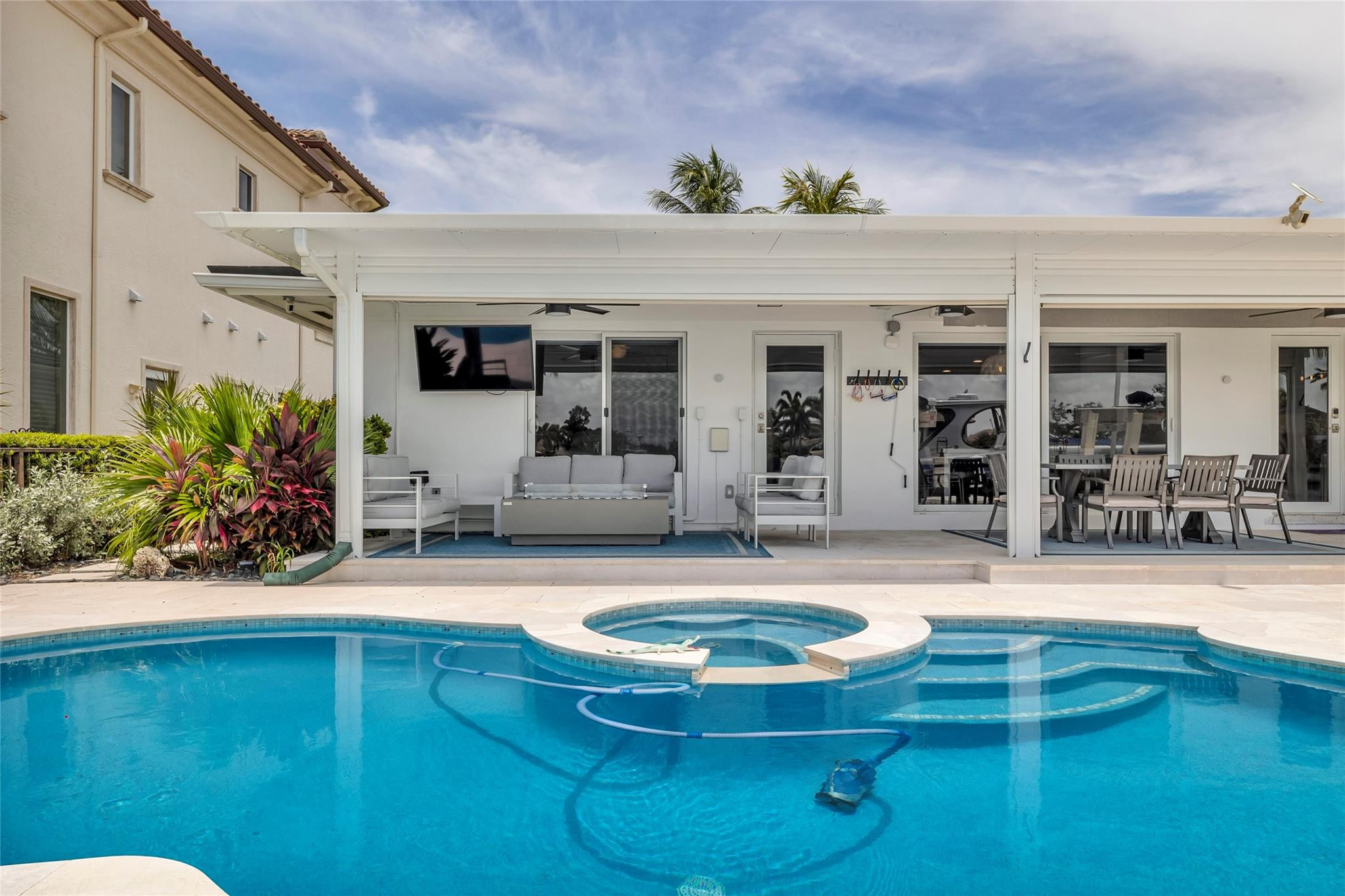 2005 N Riverside, Pompano Beach FL 33062