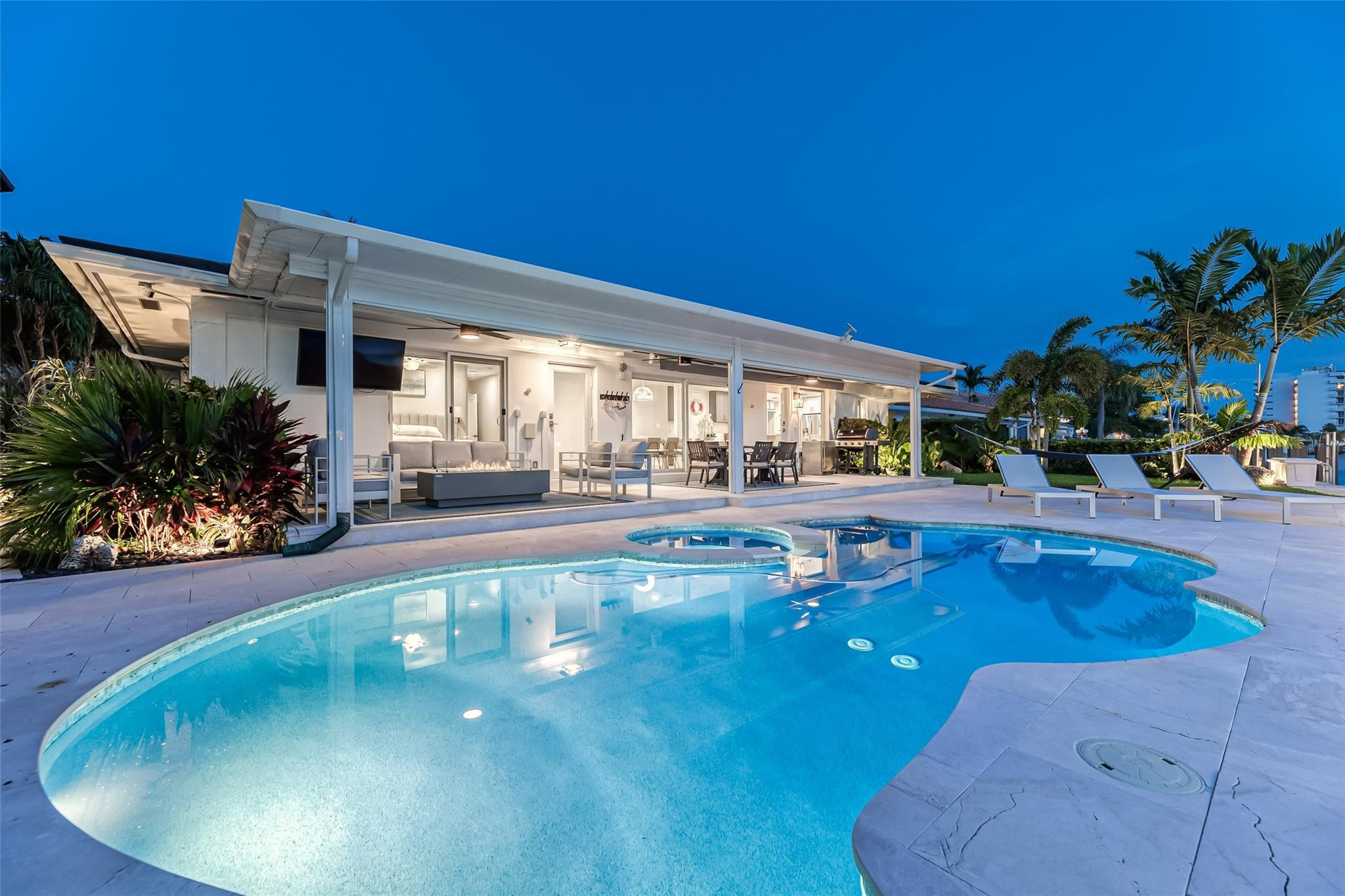 2005 N Riverside, Pompano Beach FL 33062