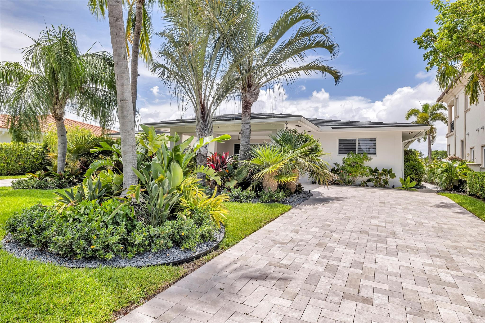 2005 N Riverside, Pompano Beach FL 33062