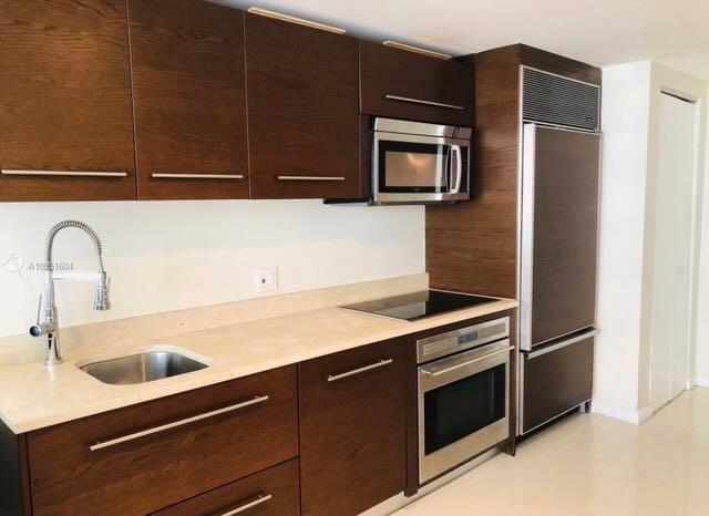 495 Brickell Ave #2106, Miami FL 33131