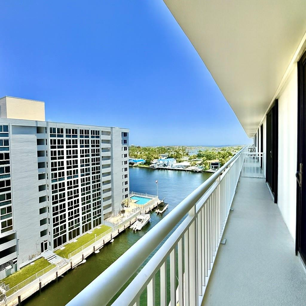 3100 NE 48th #907, Fort Lauderdale FL 33308