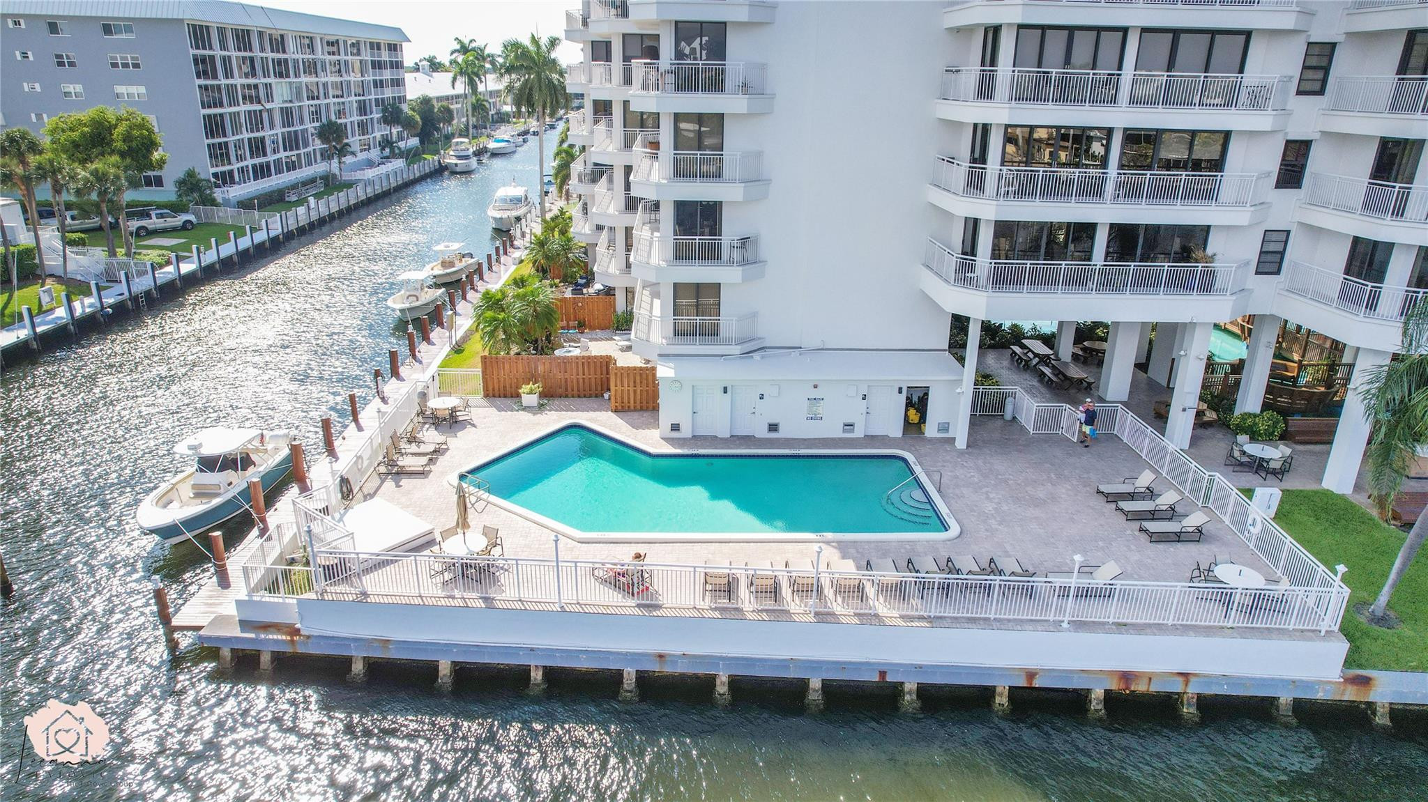 3100 NE 48th #907, Fort Lauderdale FL 33308
