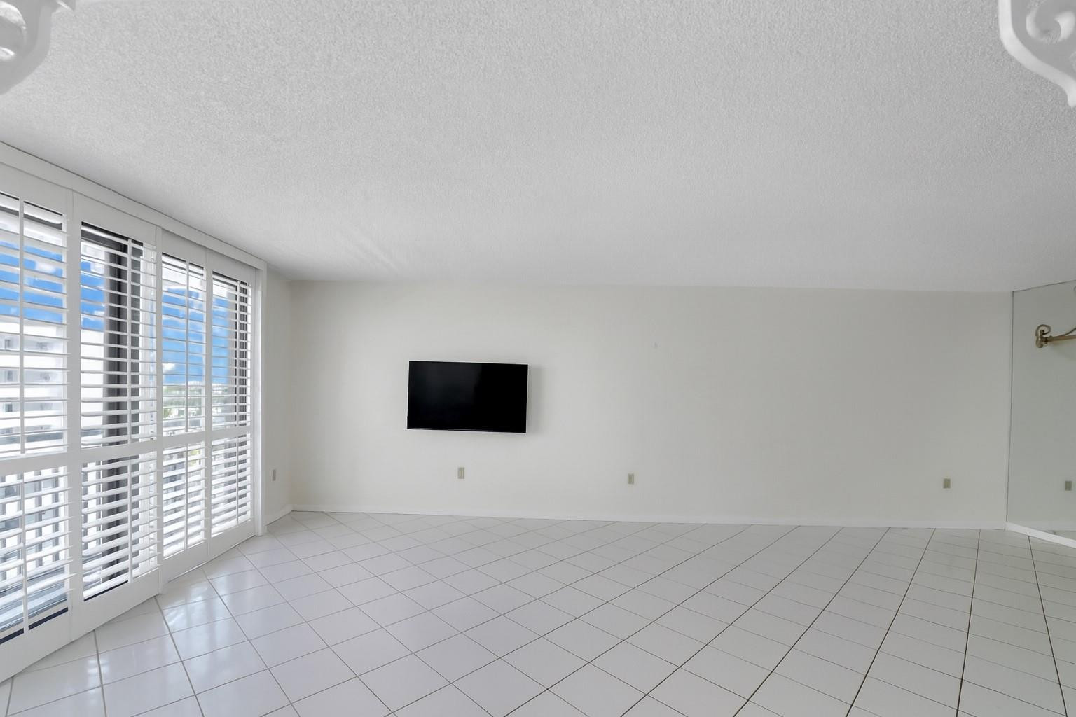 3100 NE 48th #907, Fort Lauderdale FL 33308