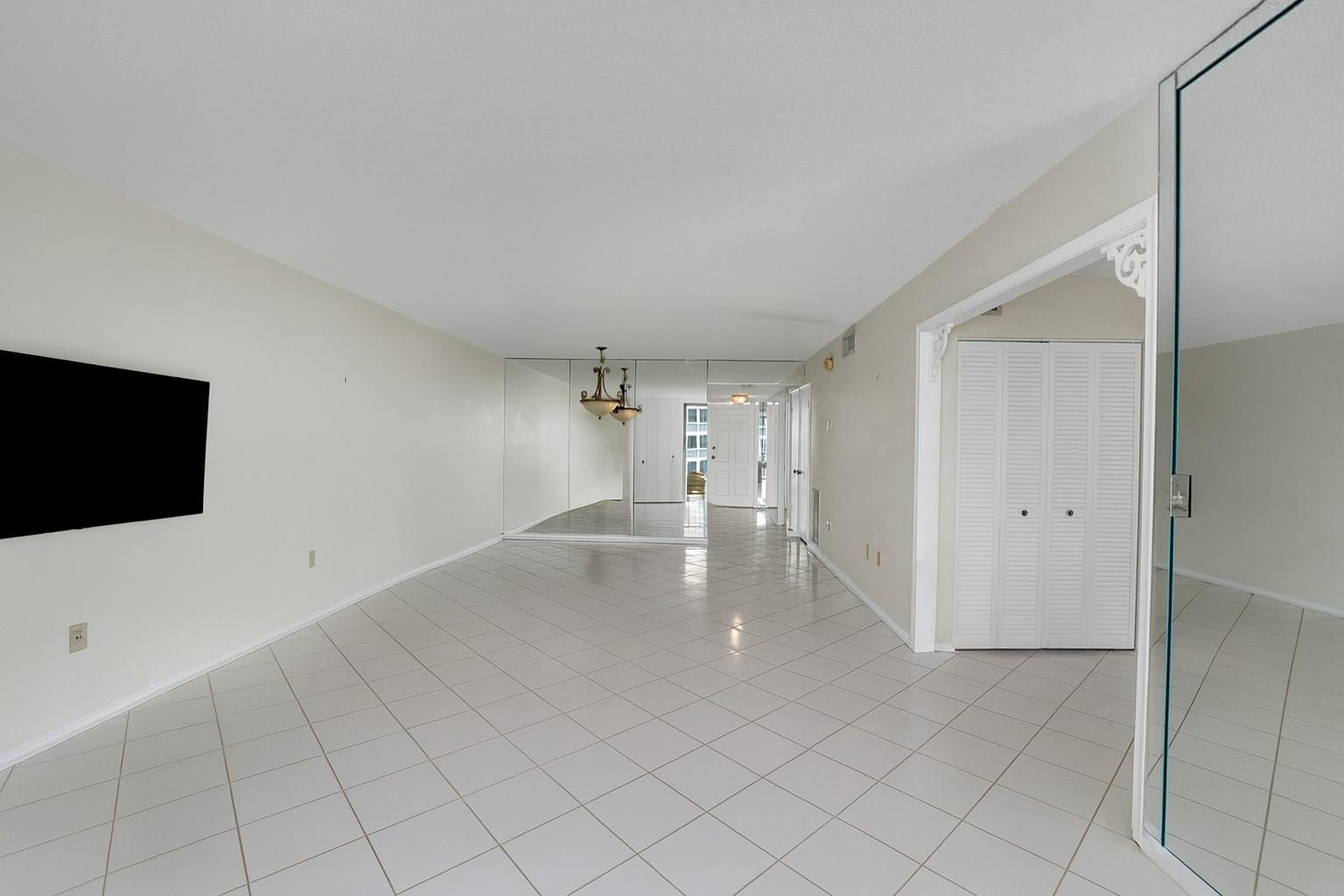 3100 NE 48th #907, Fort Lauderdale FL 33308