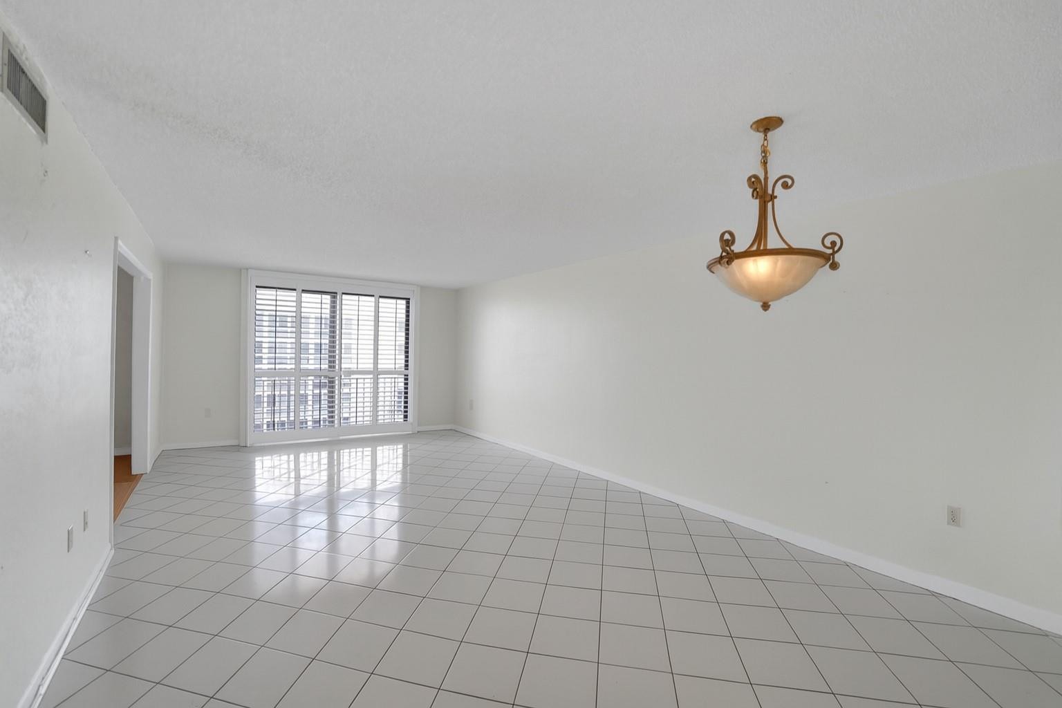 3100 NE 48th #907, Fort Lauderdale FL 33308