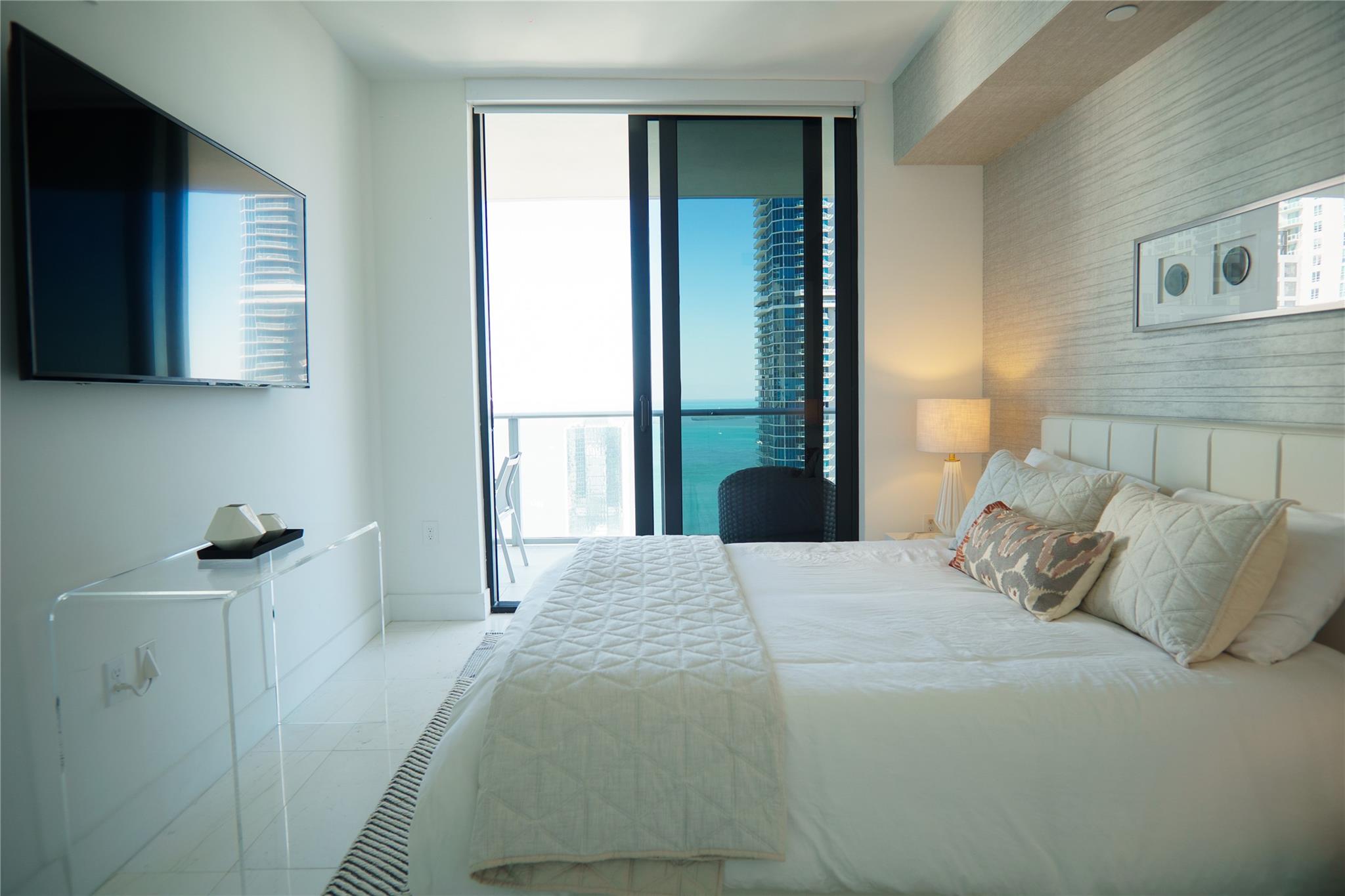 1010 Brickell Ave #4002, Miami FL 33131