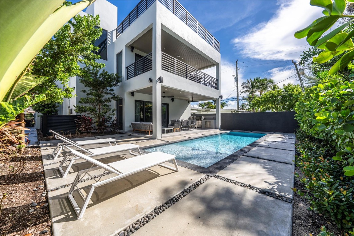 3320 NE 17th, Fort Lauderdale FL 33305