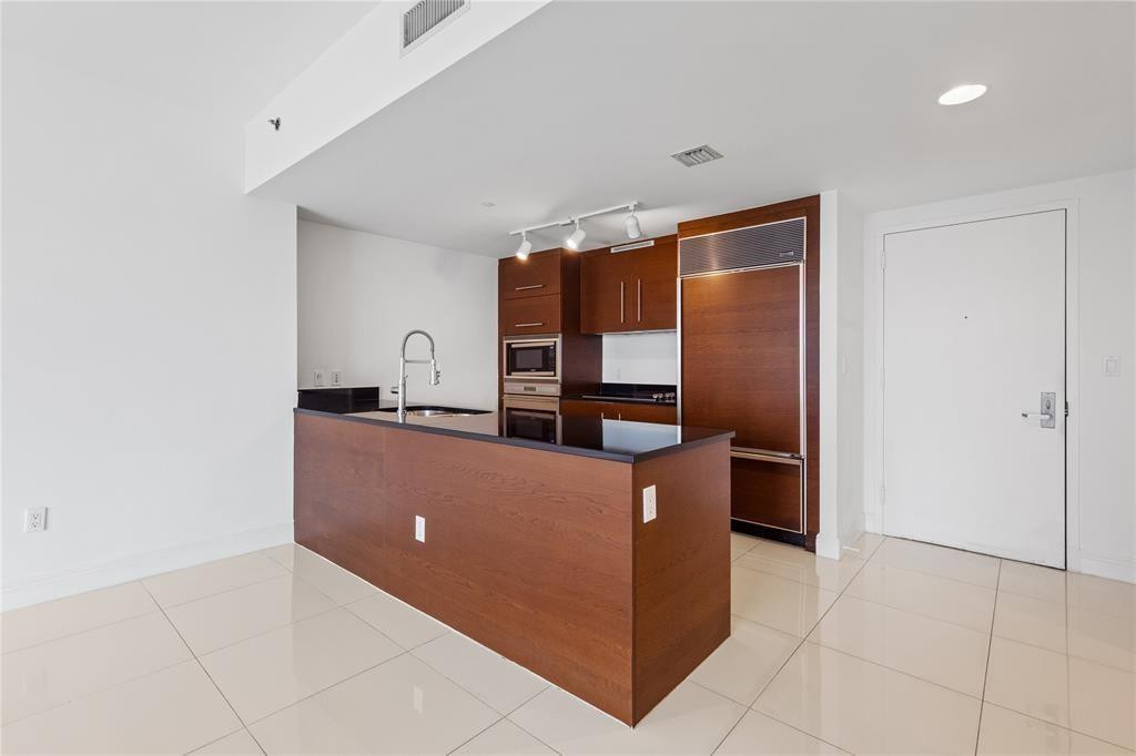 465 Brickell #2706, Miami FL 33131