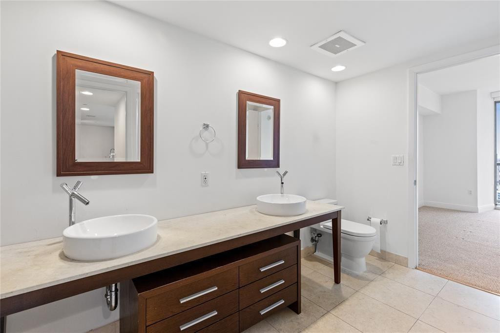 465 Brickell #2706, Miami FL 33131