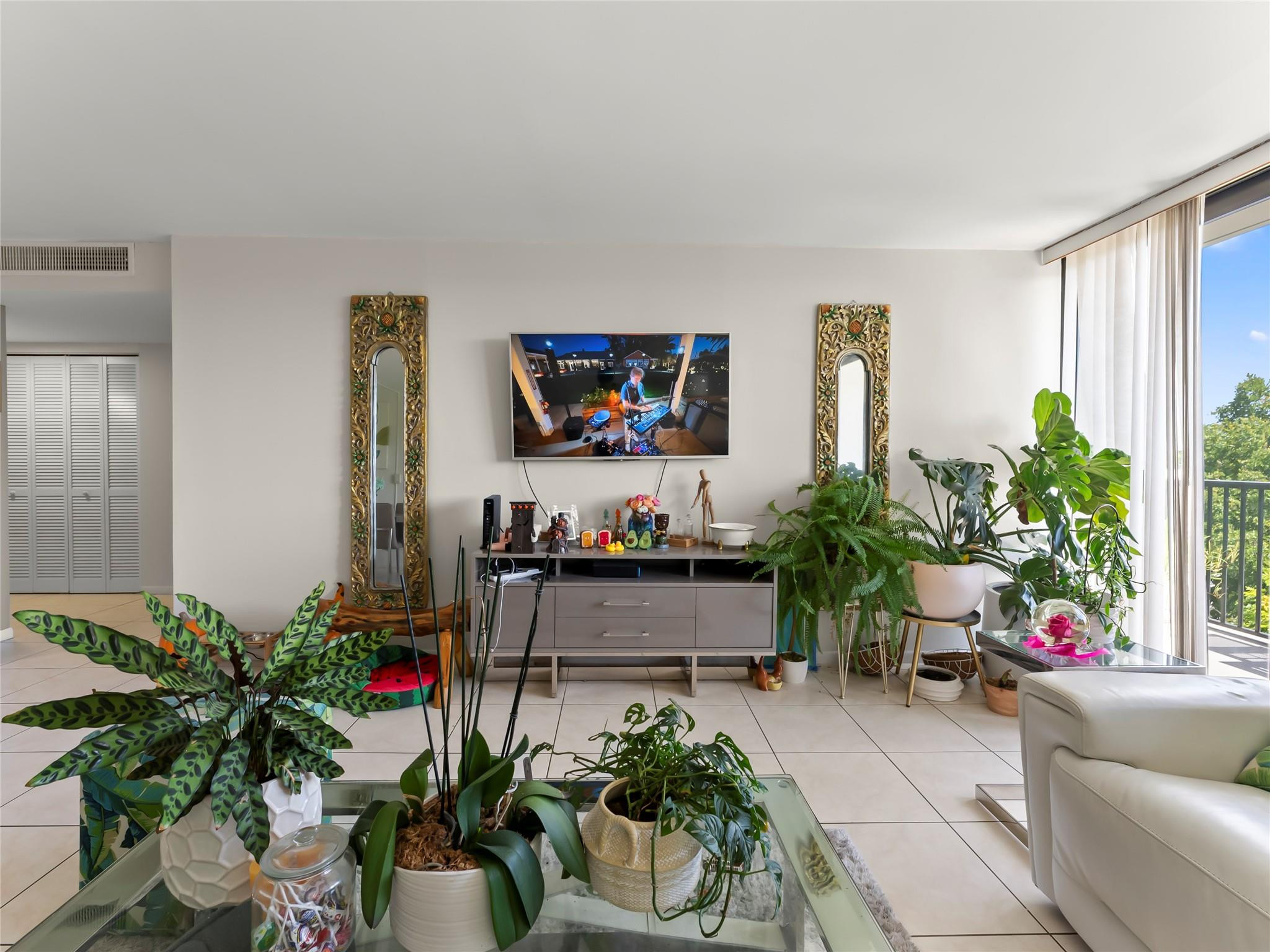 1301 River Reach #515, Fort Lauderdale FL 33315