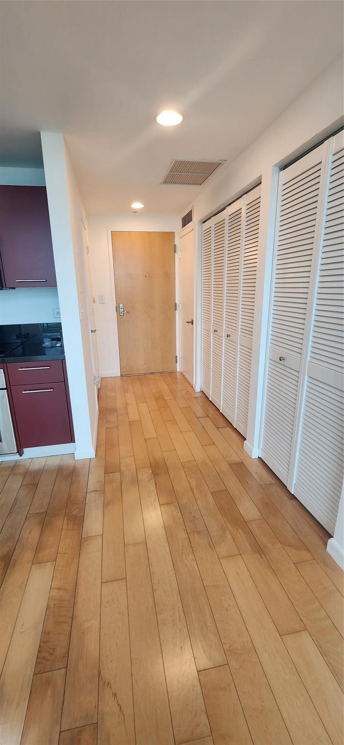 253 NE 2nd St #631, Miami FL 33132
