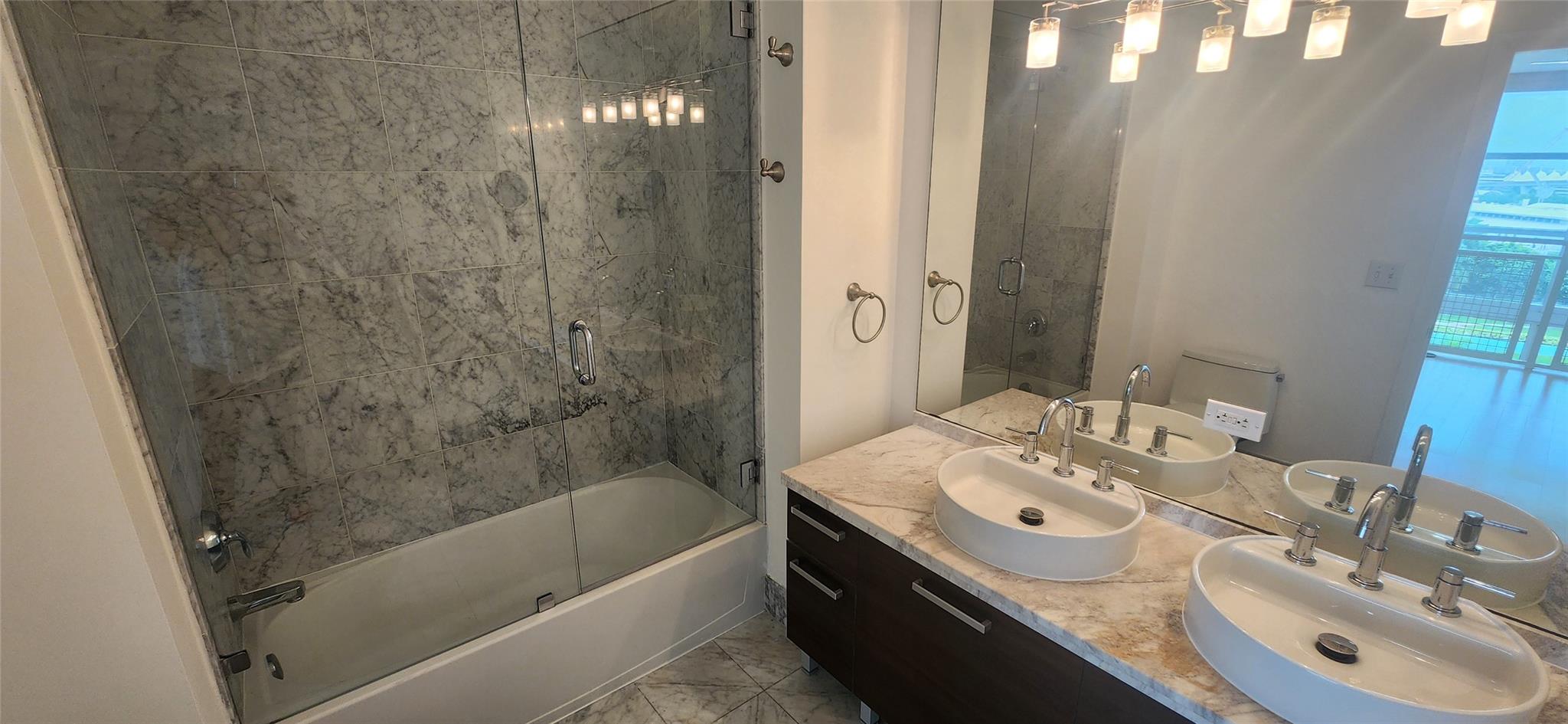 253 NE 2nd St #631, Miami FL 33132