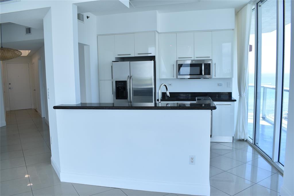 Miami Beach FL 33141 - F10529451