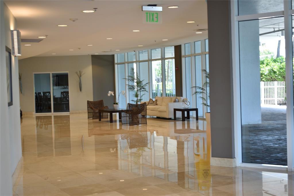 Miami Beach FL 33141 - F10529451