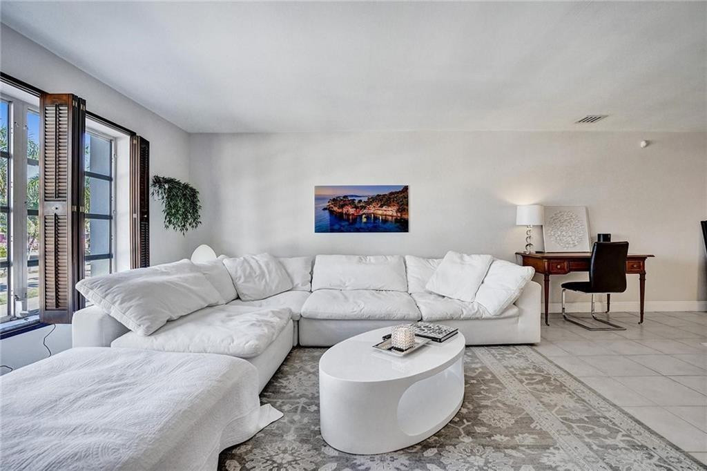 1770 E Las Olas #204, Fort Lauderdale FL 33301