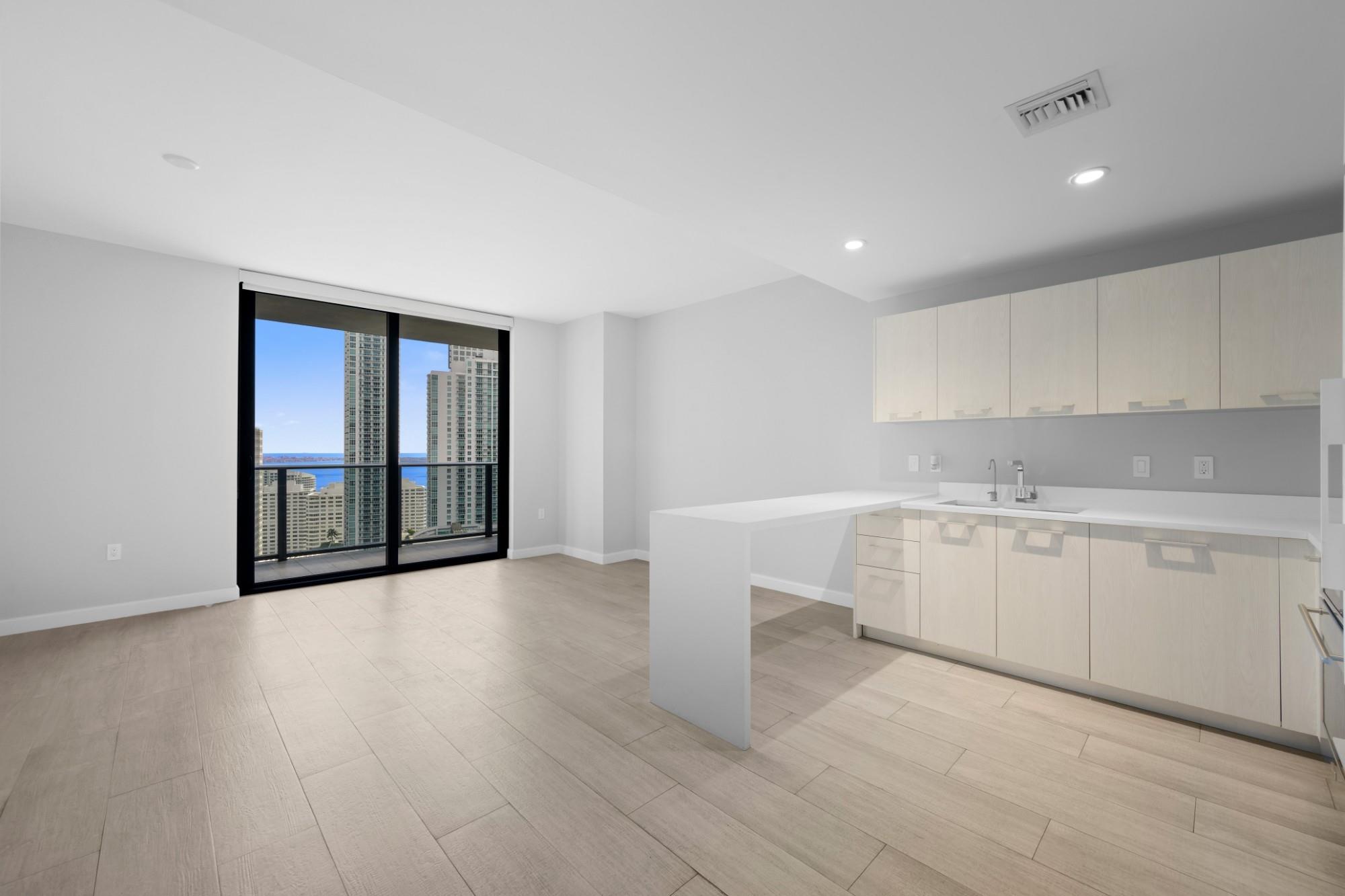 45 SW 9th St #2602, Miami FL 33130