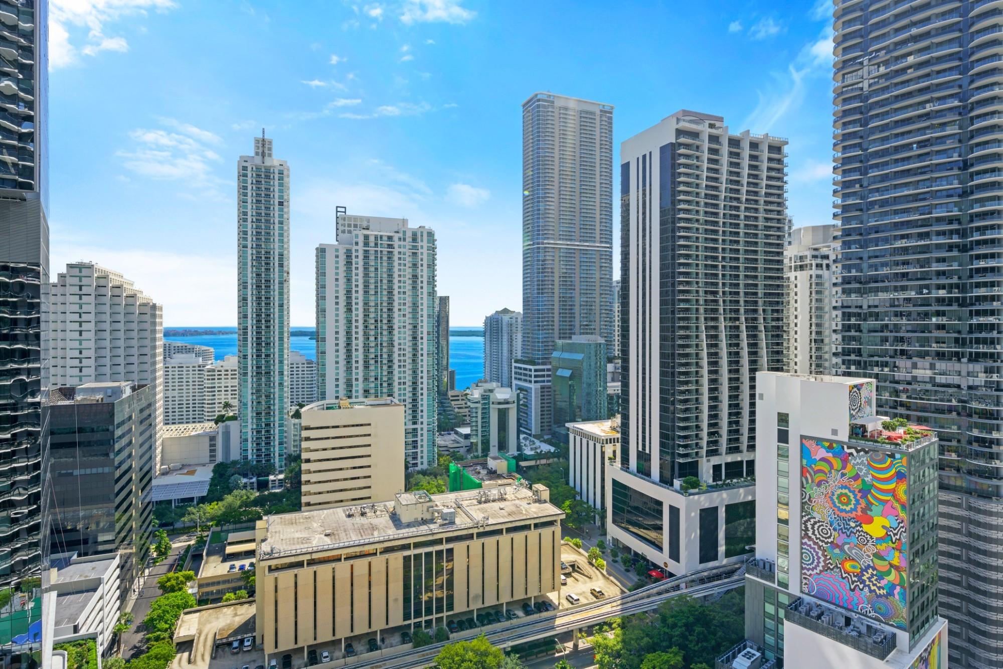45 SW 9th St #2602, Miami FL 33130